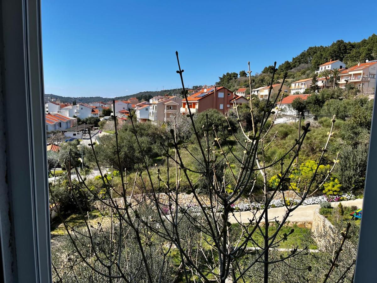 Apartments Maricic Banjol Exterior foto